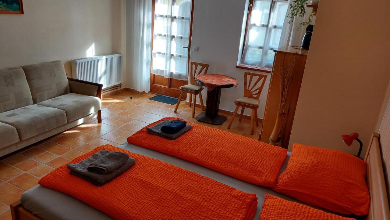 Rozmberska Basta Hotel Třeboň Kültér fotó